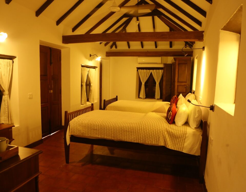 courtyard-room-image