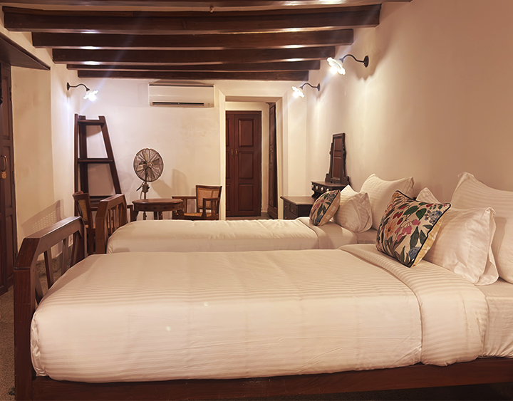 ab-salem-family-twin-room-bedroom-image-1