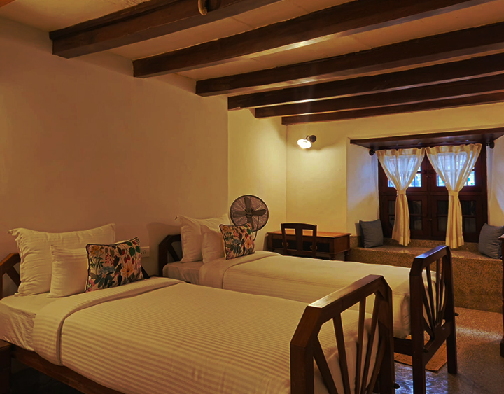 ab-salem-family-twin-room-bedroom-image-2