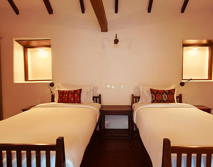 ab-salem-public-balcony-room-image-3