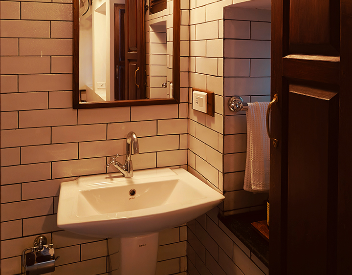 ab-salem-single-room-bathroom-image