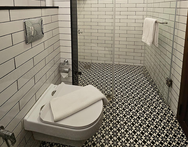 synagogue-bathroom-image-2